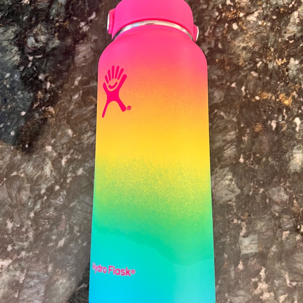 Hydro Flask Colorful Gradient Bottle Hawaiian Rainbow